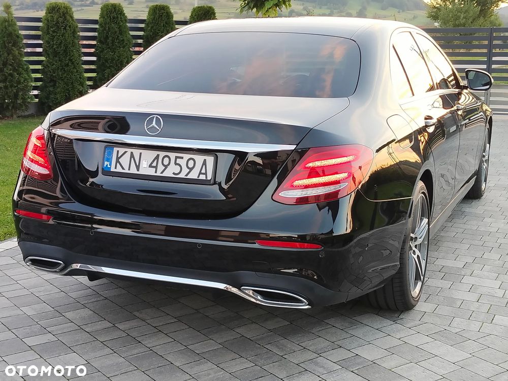 Mercedes-Benz Klasa E 220 d 4-Matic 9G-TRONIC - 29