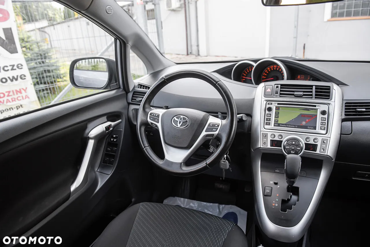 Toyota Verso 1.8 Premium MS - 24