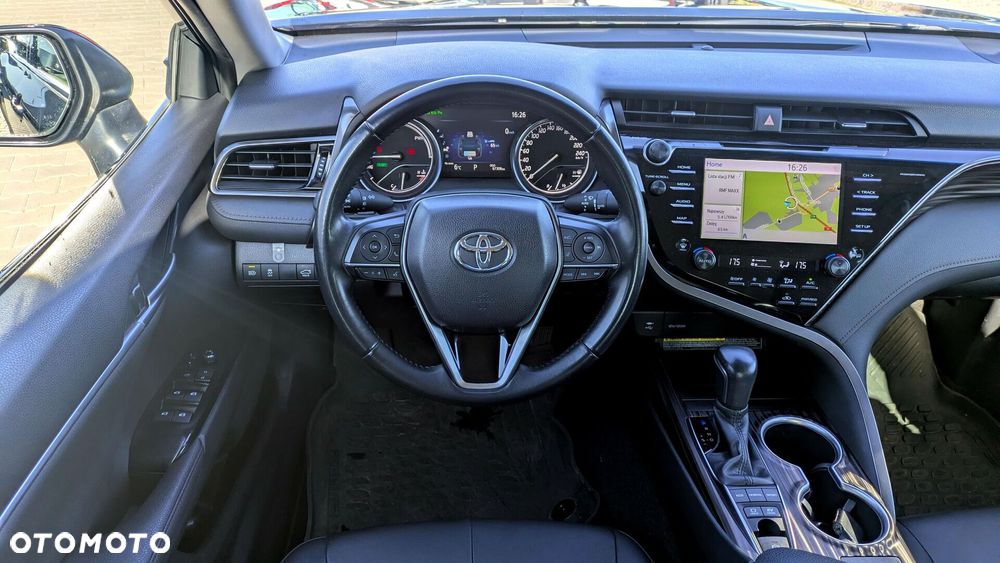 Toyota Camry - 14