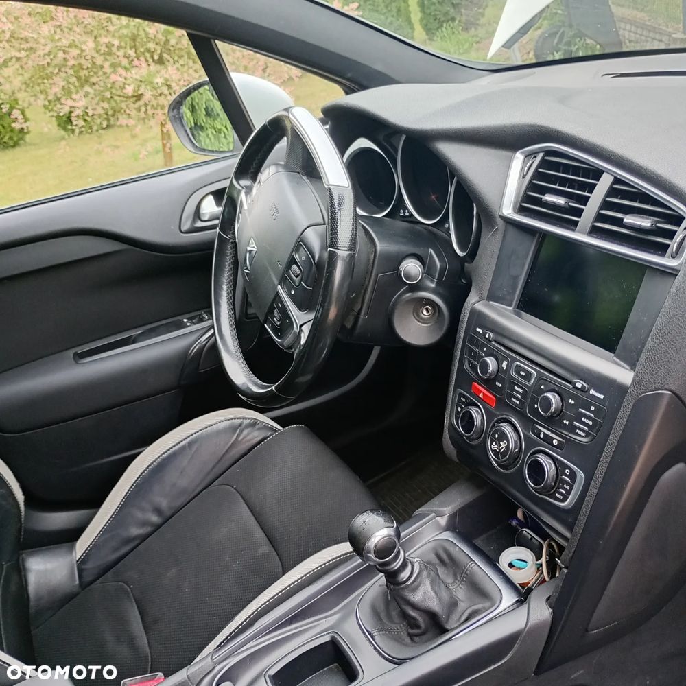 Citroën DS4 e-HDi 115 Chic - 18
