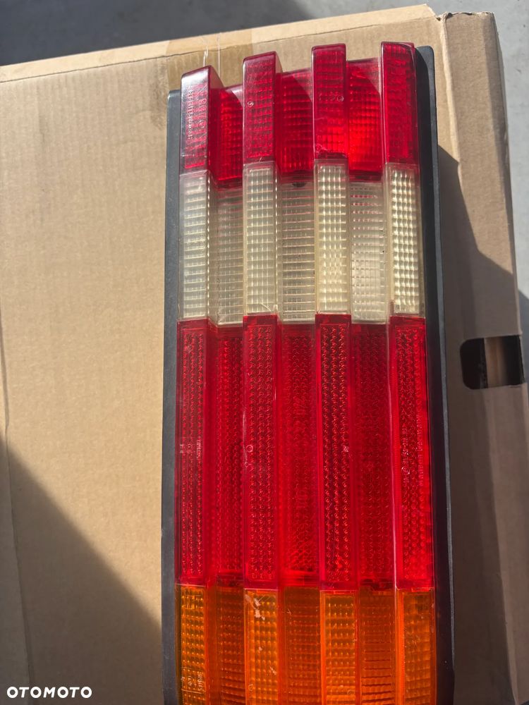 lampa tyl mercedes  560 sec  w126 lewa - 2