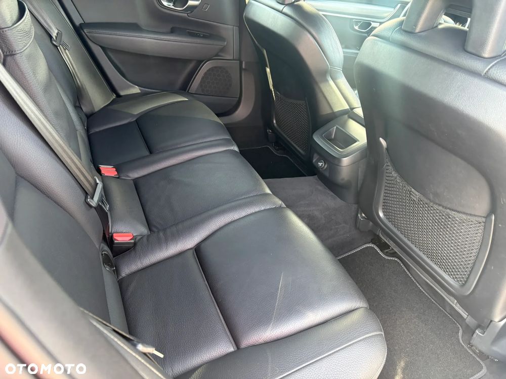 Volvo V90 D4 Momentum - 28