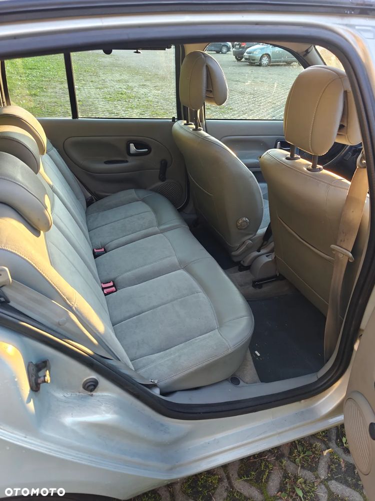 Renault Clio 1.6 16V Initiale - 8