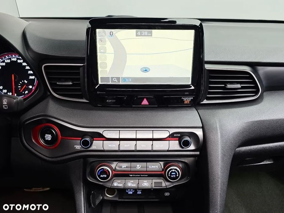 Hyundai Veloster - 11