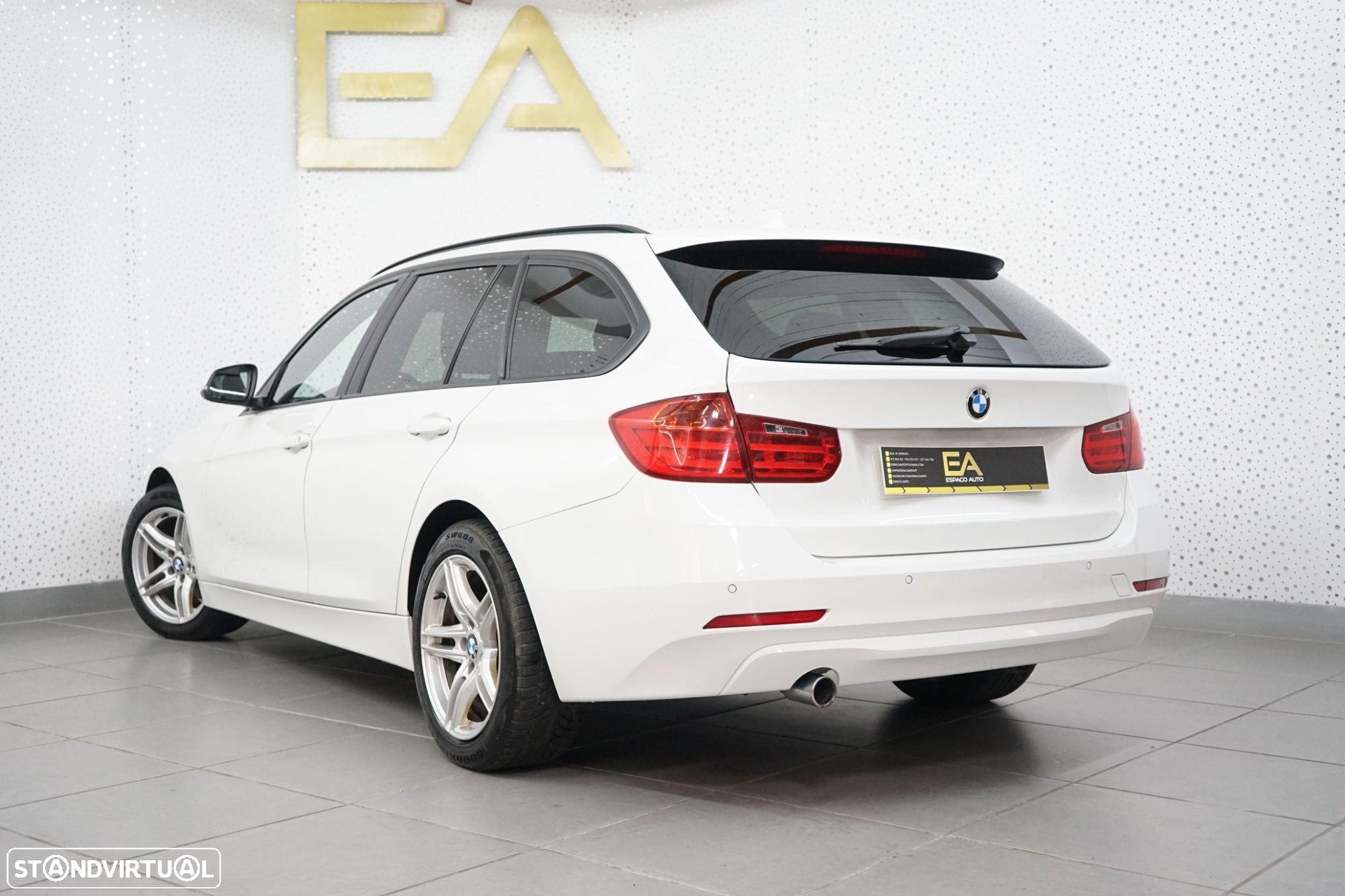 BMW 320 d Touring Auto Exclusive - 4
