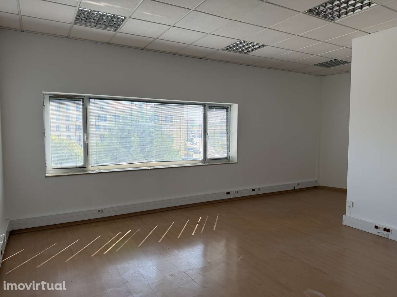 Escritório 42m2 | Porto | Estacionamento | Junto à Via Norte - Grande imagem: 3/6