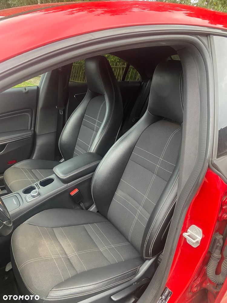 Mercedes-Benz CLA 200 7G-DCT - 16