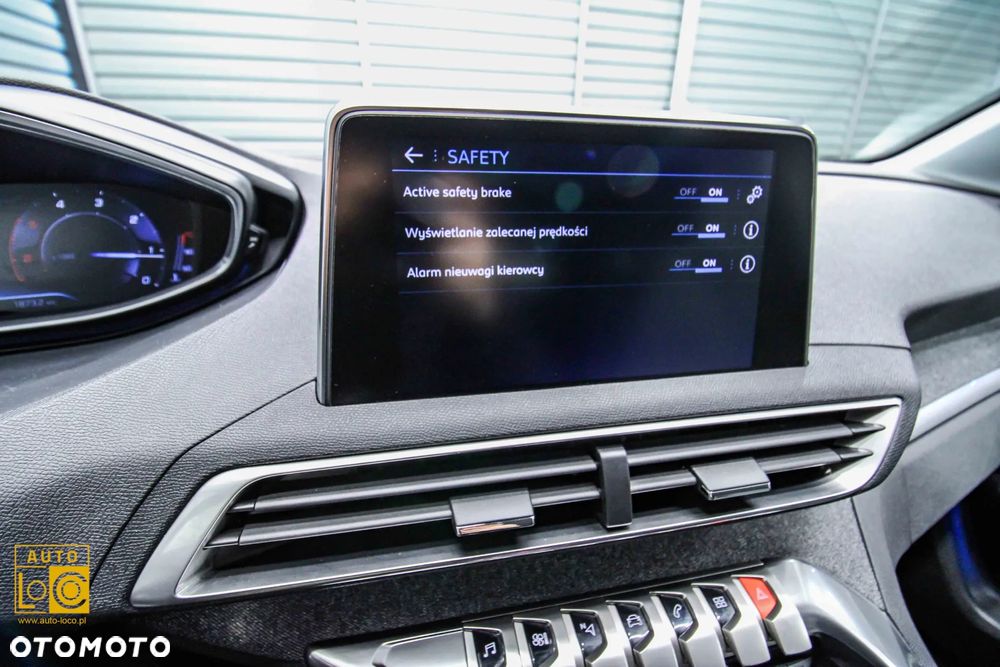 Peugeot 3008 1.6 BlueHDi Allure S&S EAT6 - 25