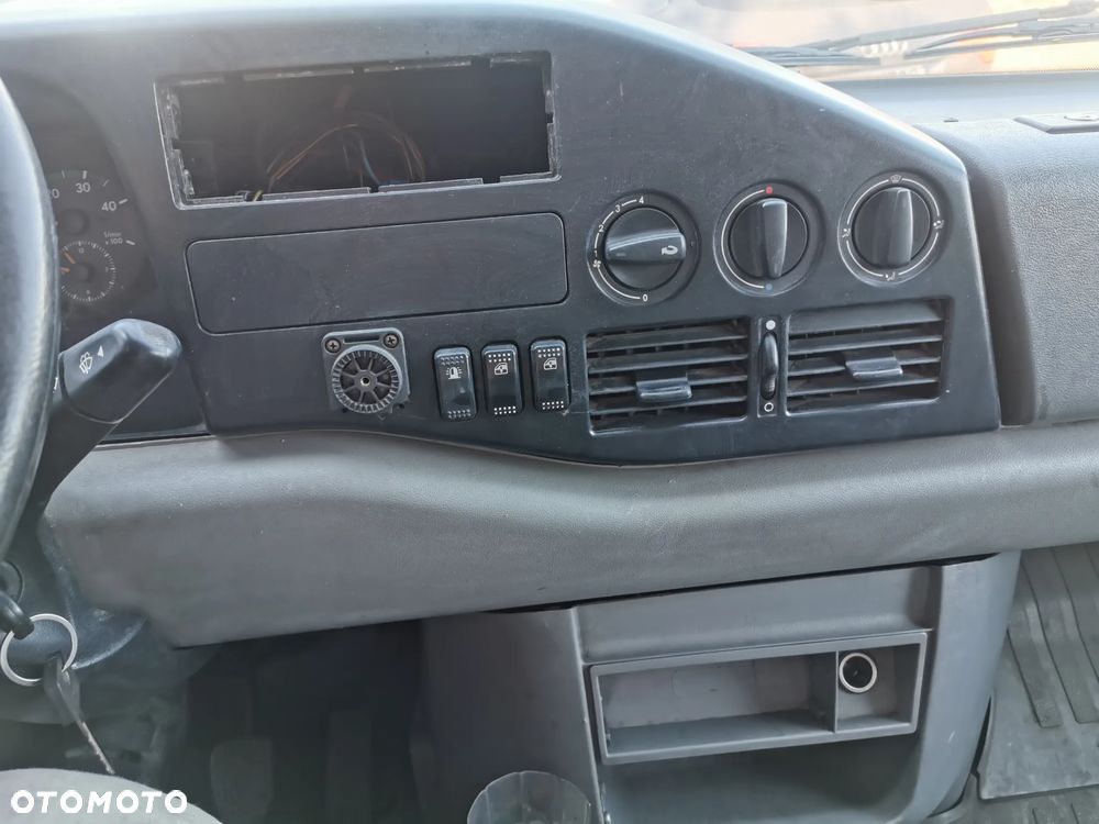 Volkswagen LT 35 2.5TDI - 12