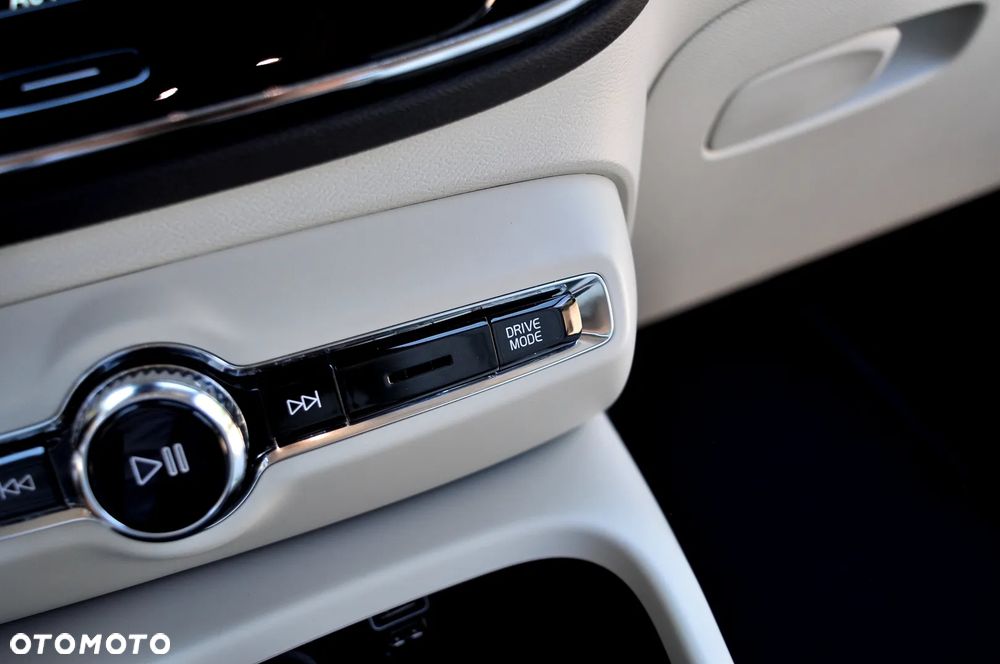 Volvo XC 40 T3 Inscription - 29