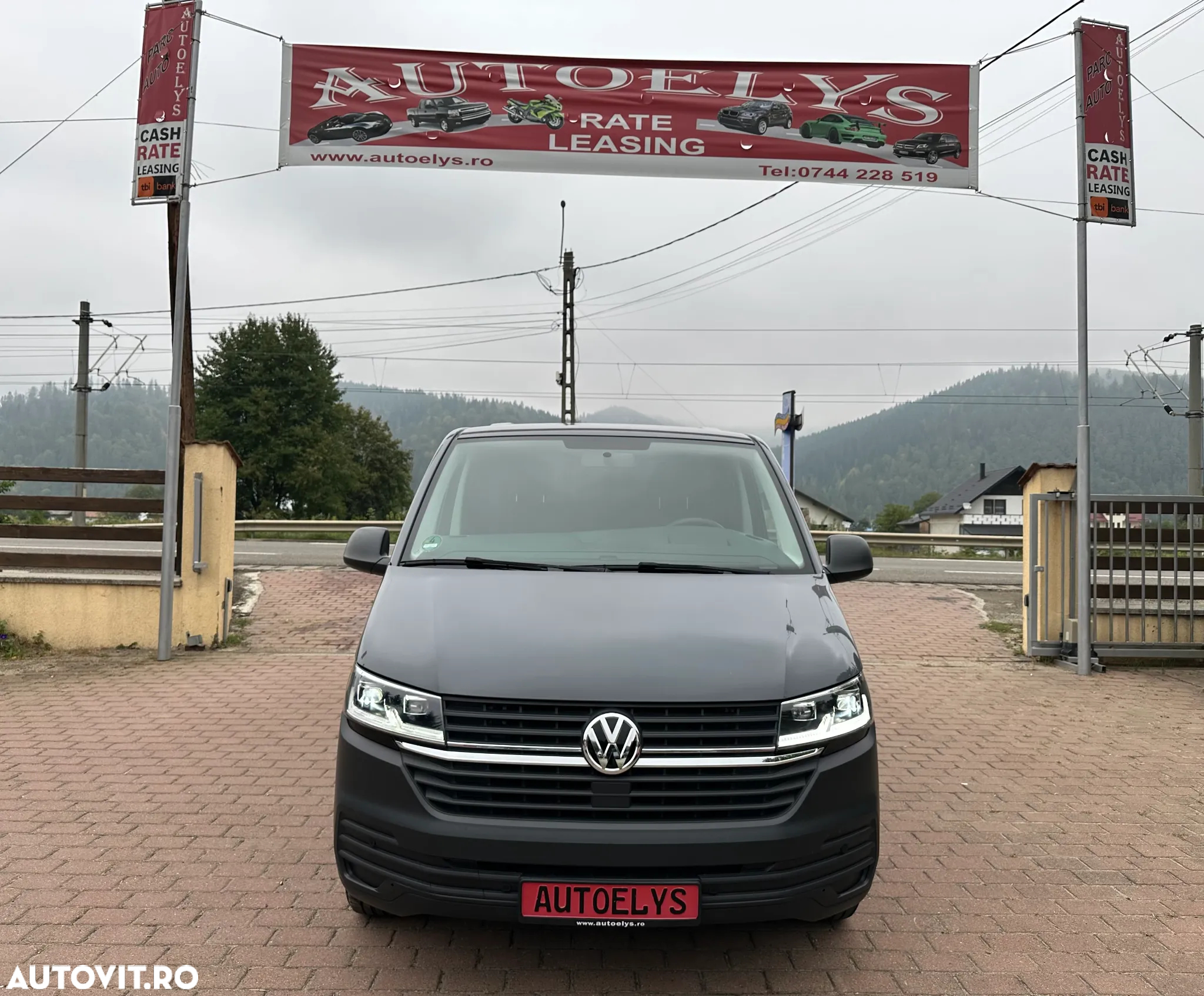 Volkswagen Caravelle - 2