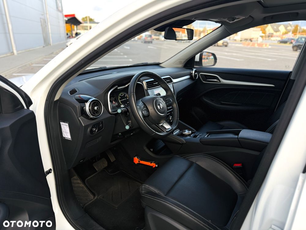 MG ZS EV Luxury - 10