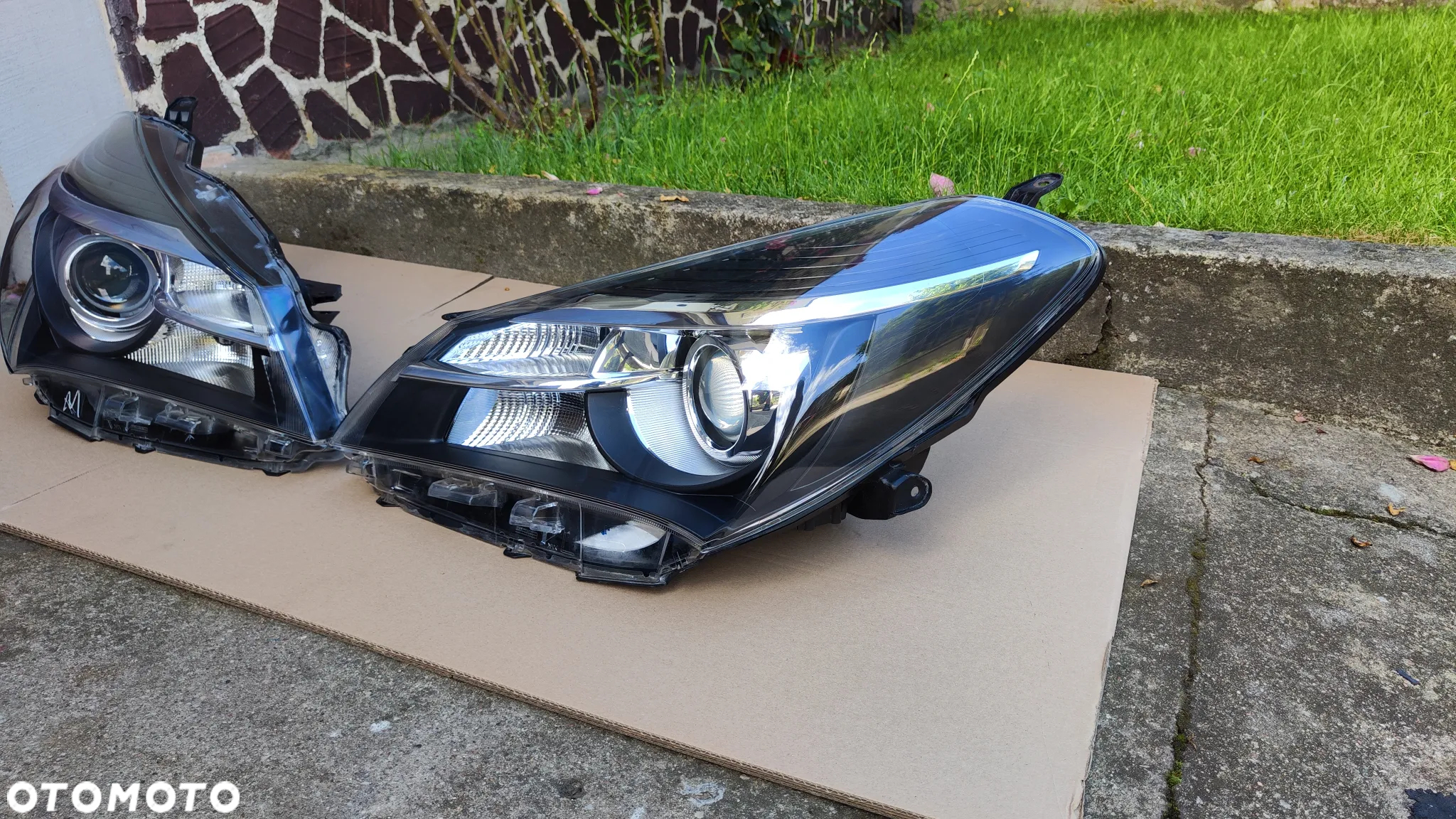 Toyota Yaris III Lift 14-17 Lampa Przednia L+R Soczewka Komplet Europa Oryginał - 4