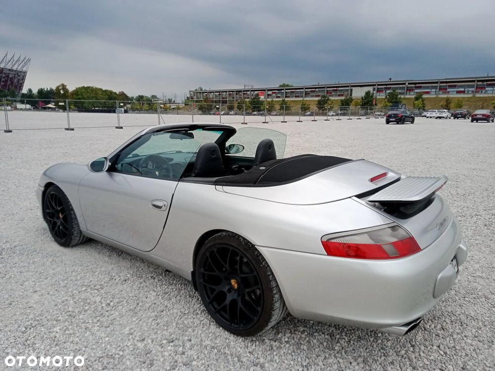 Porsche 911 Carrera 4 Cabrio - 15