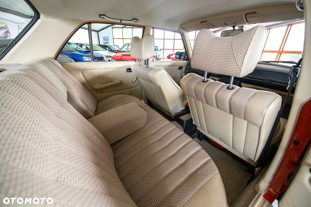 Mercedes-Benz W123 - 33