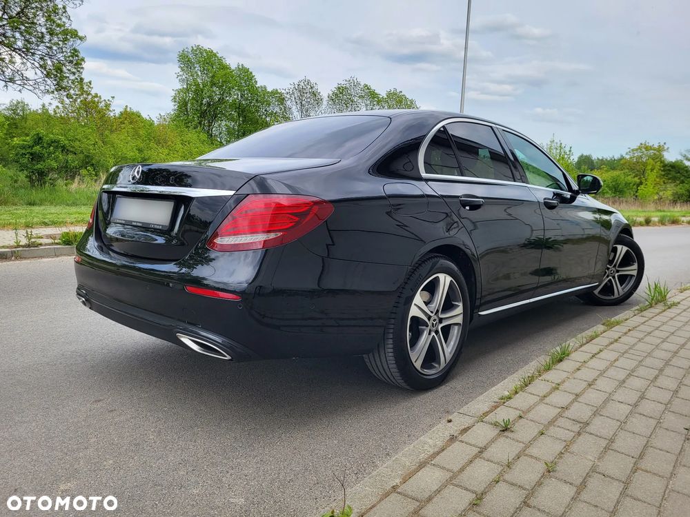 Mercedes-Benz Klasa E 200 4-Matic 9G-TRONIC - 4