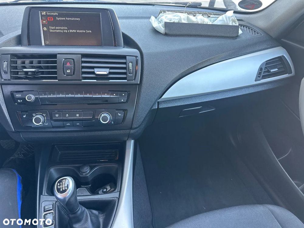 BMW Seria 1 116i - 23