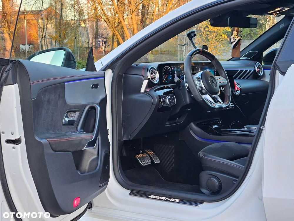 Mercedes-Benz CLA AMG 35 4Matic B AMG Speedshift 7G-DCT - 15