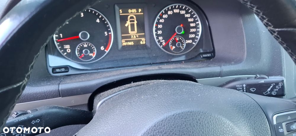 Volkswagen Touran 1.6 TDI DPF Trendline DSG - 27