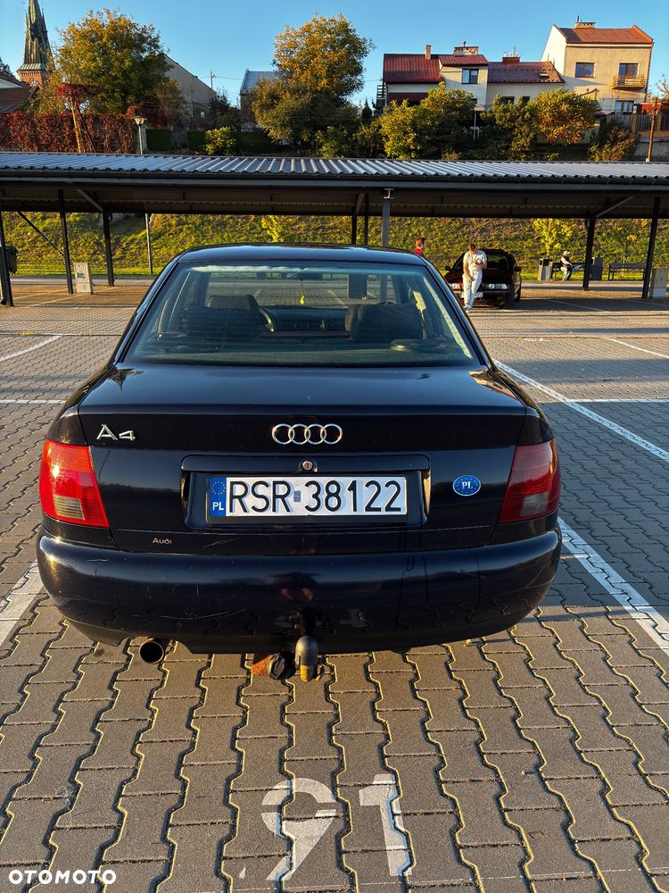 Audi A4 Limousine 1.6 - 5