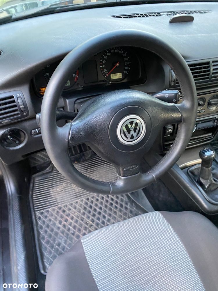 Volkswagen Passat - 35