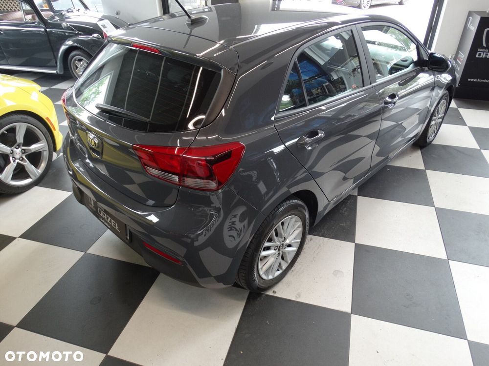 Kia Rio - 7