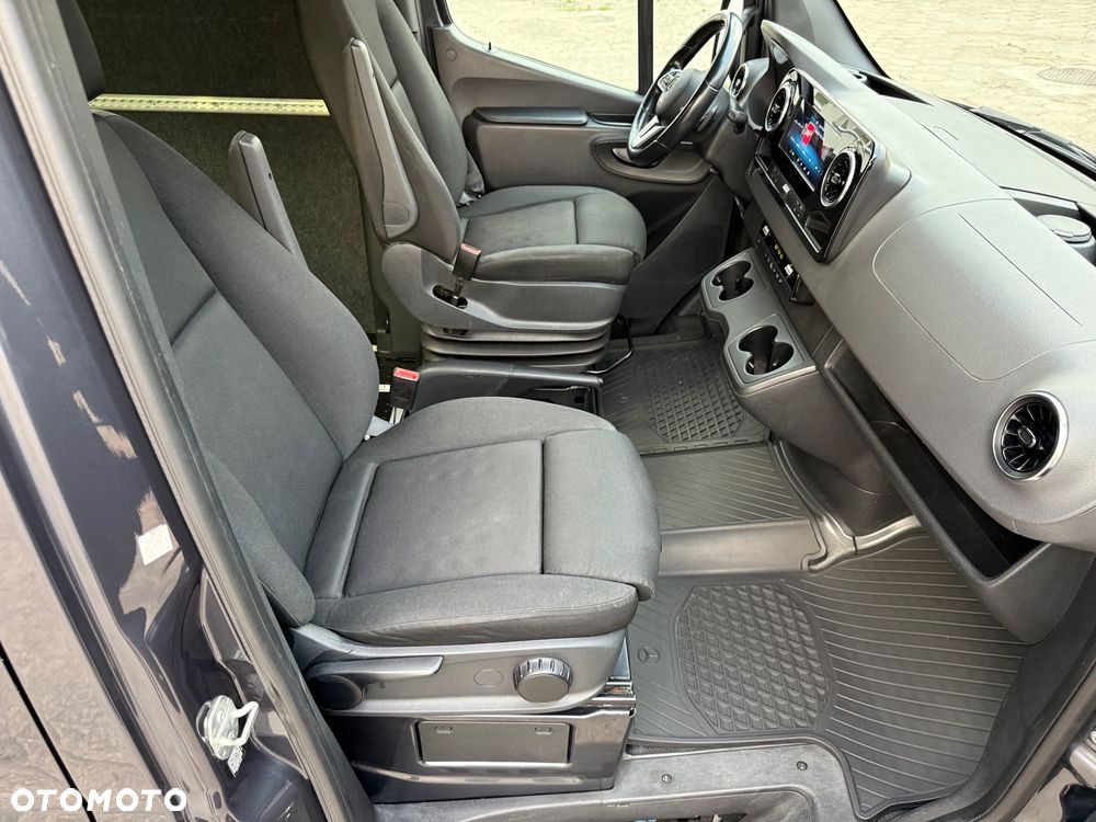 Mercedes-Benz Sprinter - 16