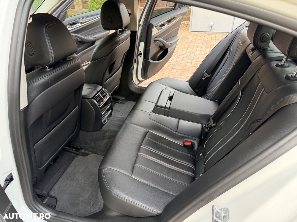 BMW Seria 5 520d Aut. - 13