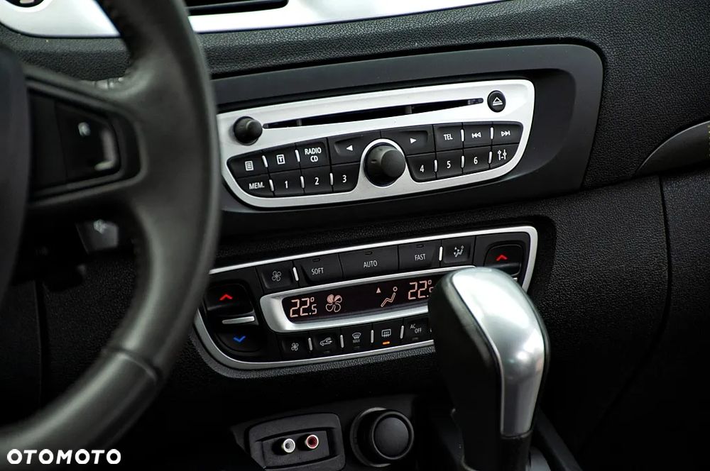 Renault Scenic 2.0 16V Privilege CVT - 34