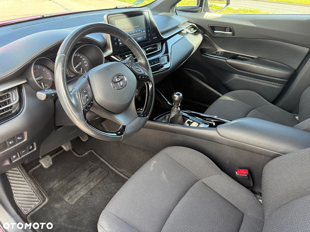 Toyota C-HR 1.2 Turbo Team Deutschland - 18