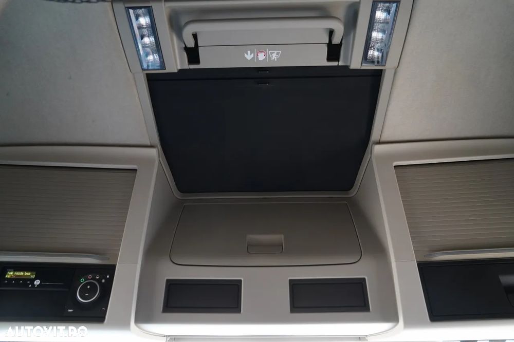 Volvo FH 500 / CORTINĂ / 6x2 / ACOPERIȘ RIDICAT / AER CONDIȚIONAT PARCARE / PUNTE RELAXABILĂ / CONTRACT DE SERVICE GOLD - 35