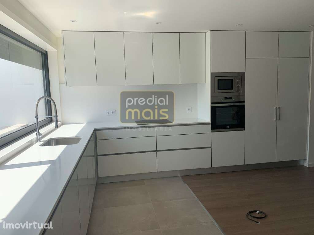 MORADIA NOVA T3 + ESCRITÓRIO - PRONTA A HABITAR !! - Grande imagem: 2/7