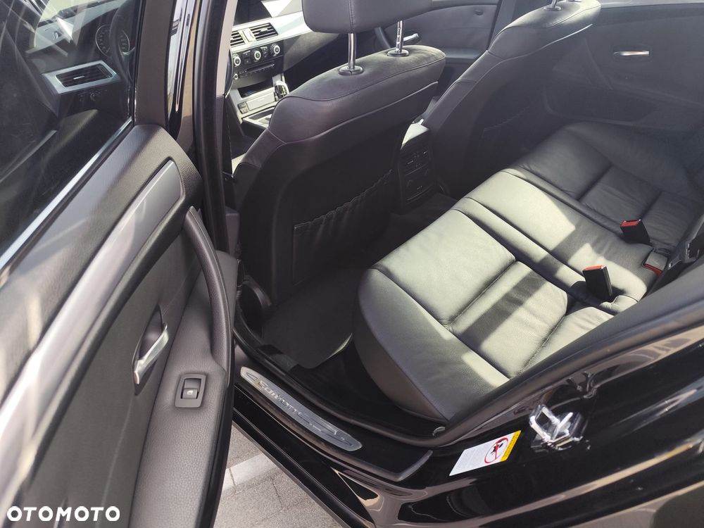 BMW Seria 5 530d Sport-Aut Edition Lifestyle - 12