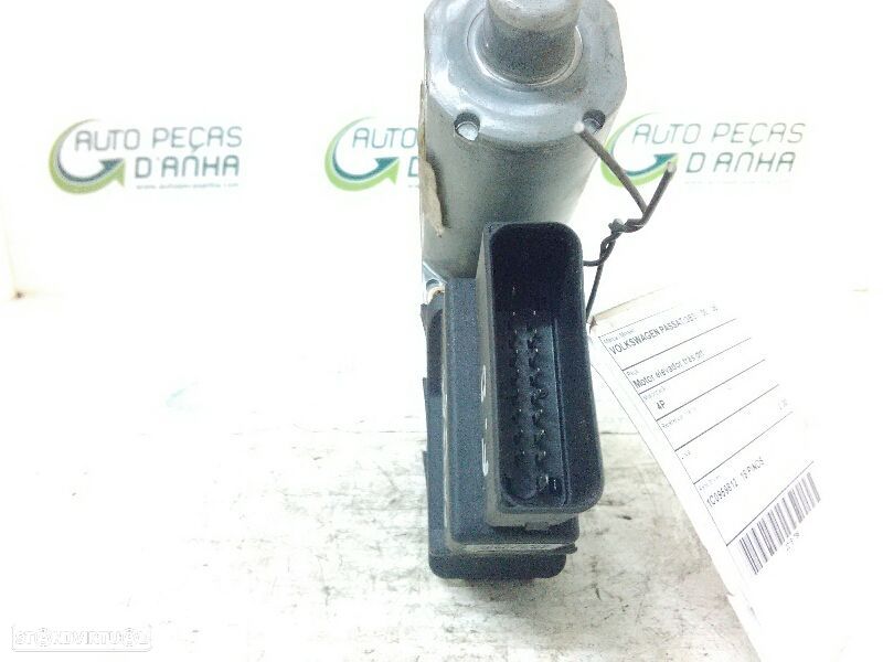 Motor Elevador Trás Drt Volkswagen Passat (3B3) - 1