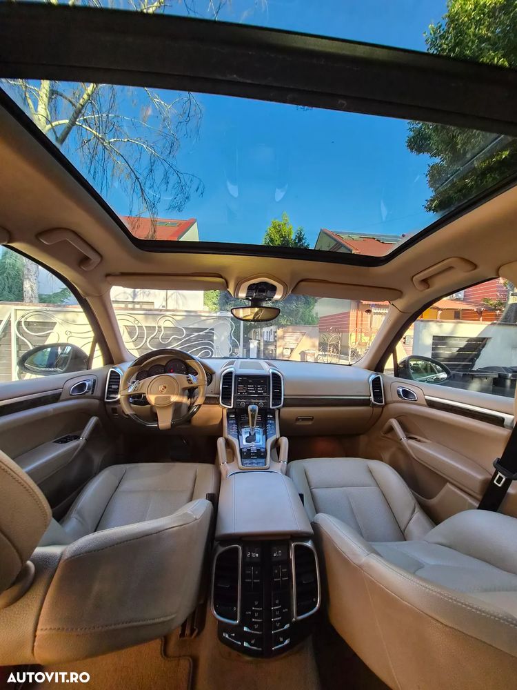 Porsche Cayenne 3.0 L V6 - 6