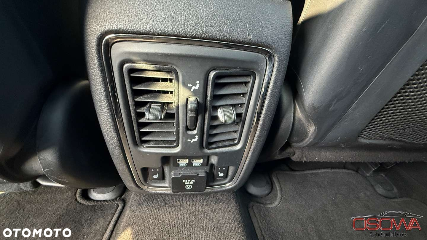 Jeep Grand Cherokee - 33