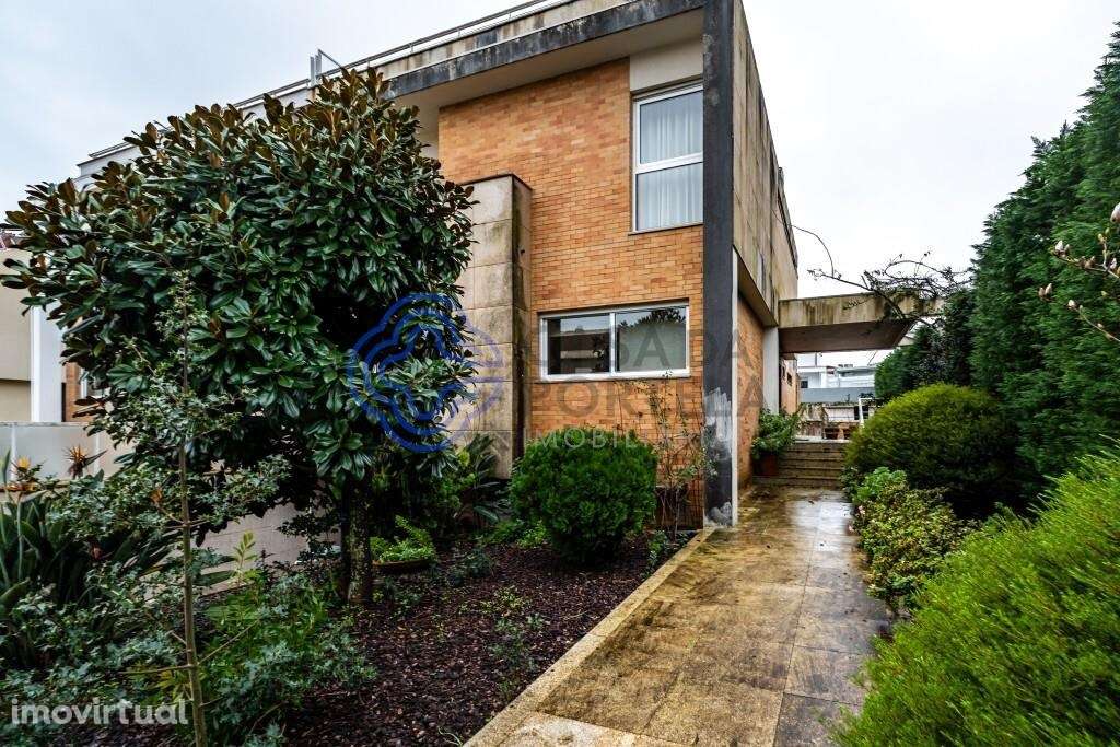 Moradia com 374 m2 de construção, com 4 quartos 3 frentes na Zona dos - Grande imagem: 3/43