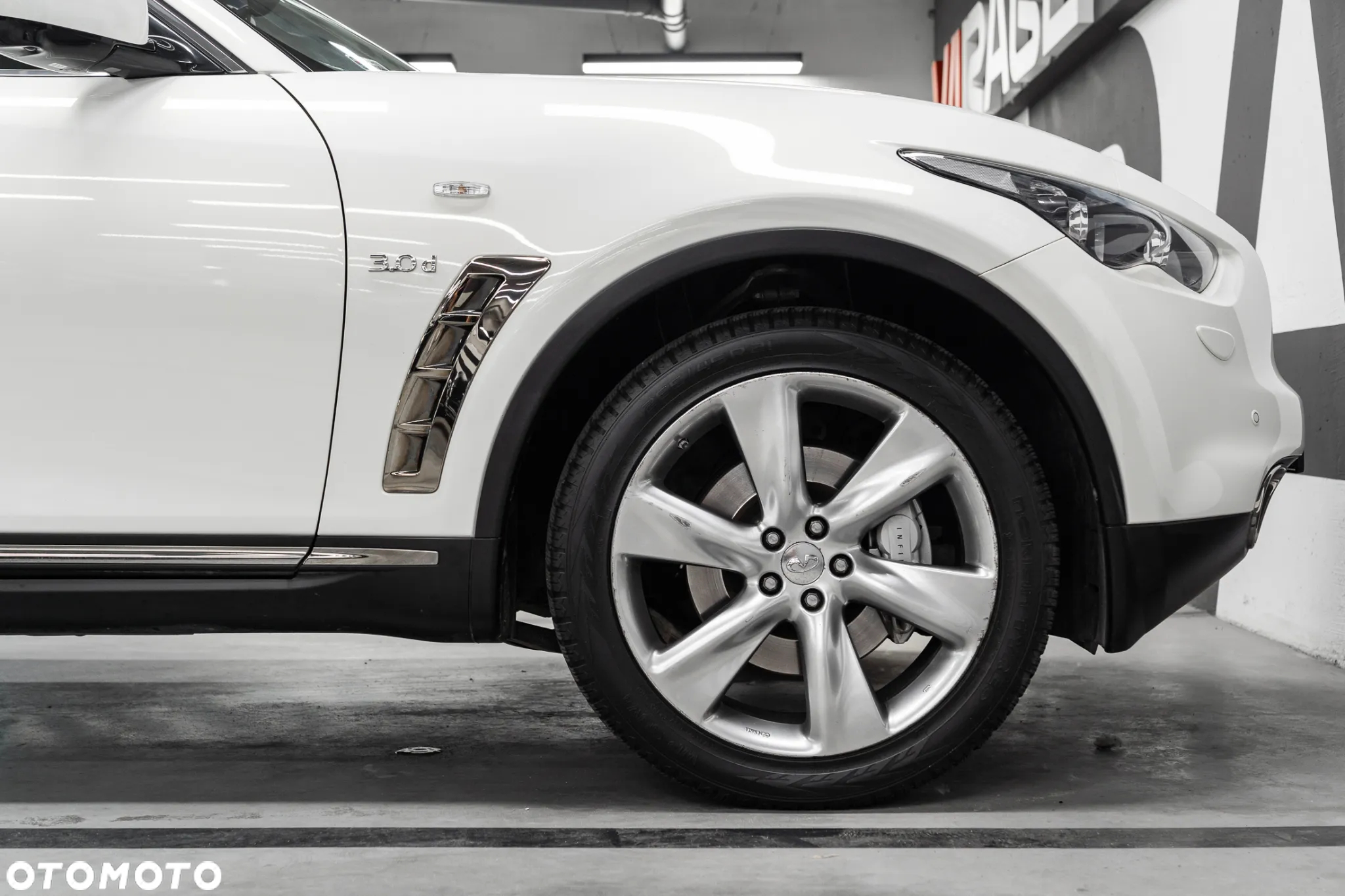 Infiniti Q70 3.0d S Premium - 17