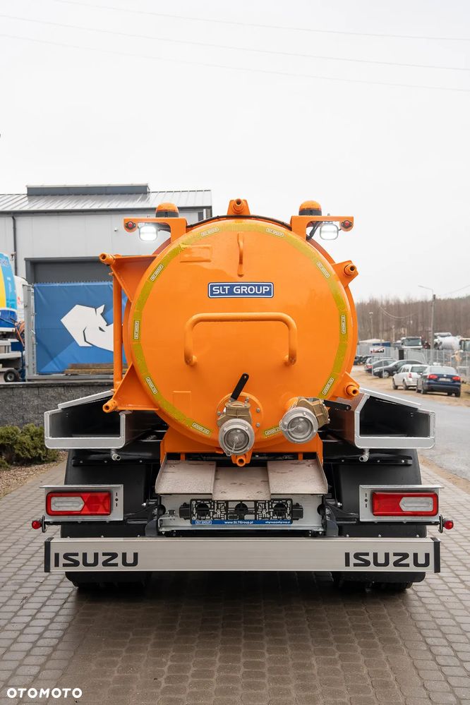 Isuzu M30 - 4