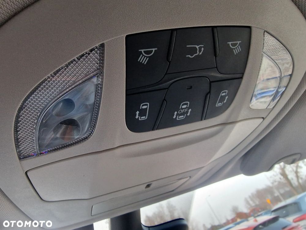 Chrysler Pacifica - 32