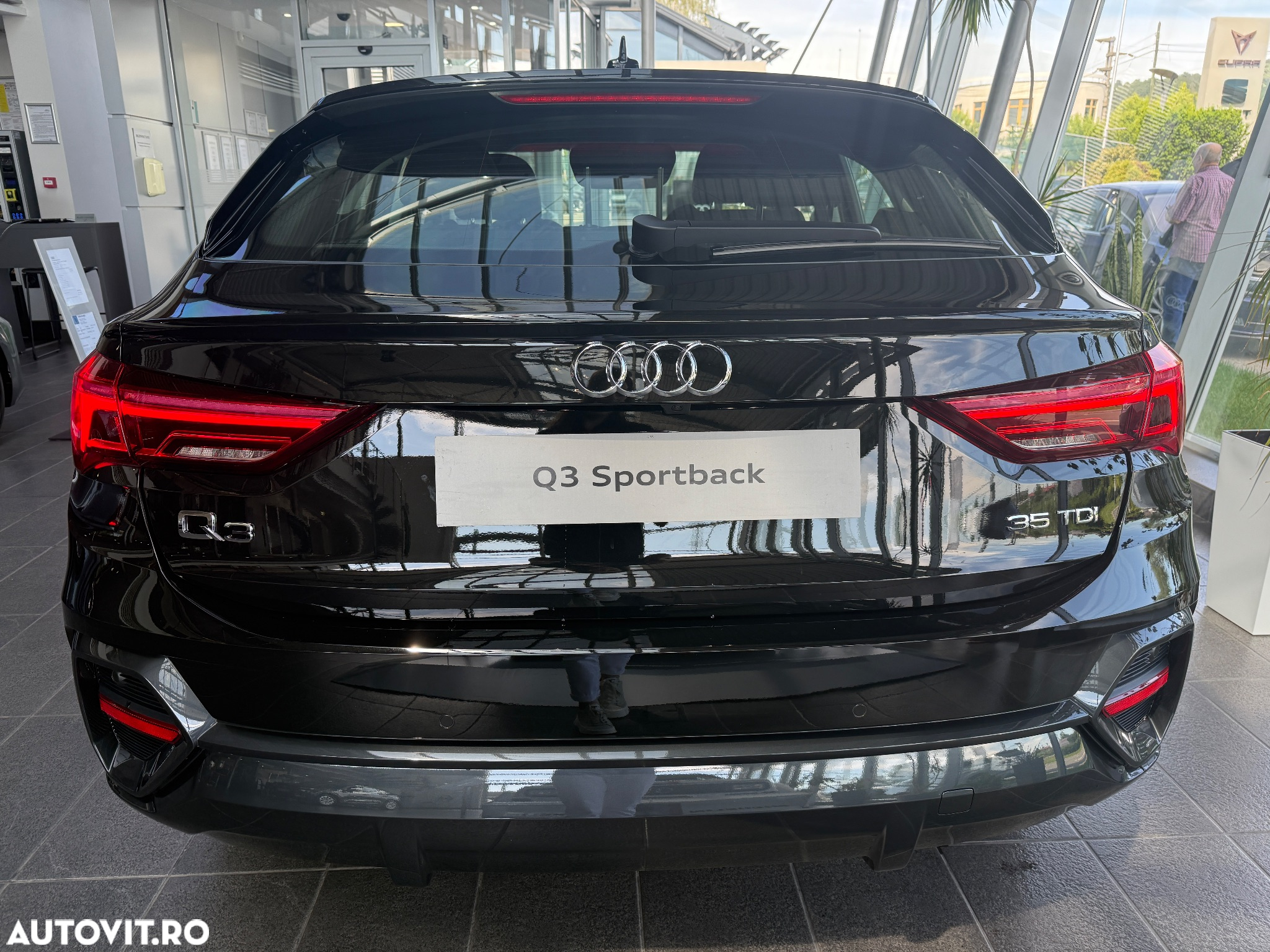 Audi Q3 Sportback 2.0 35 TDI S tronic Basic - 4