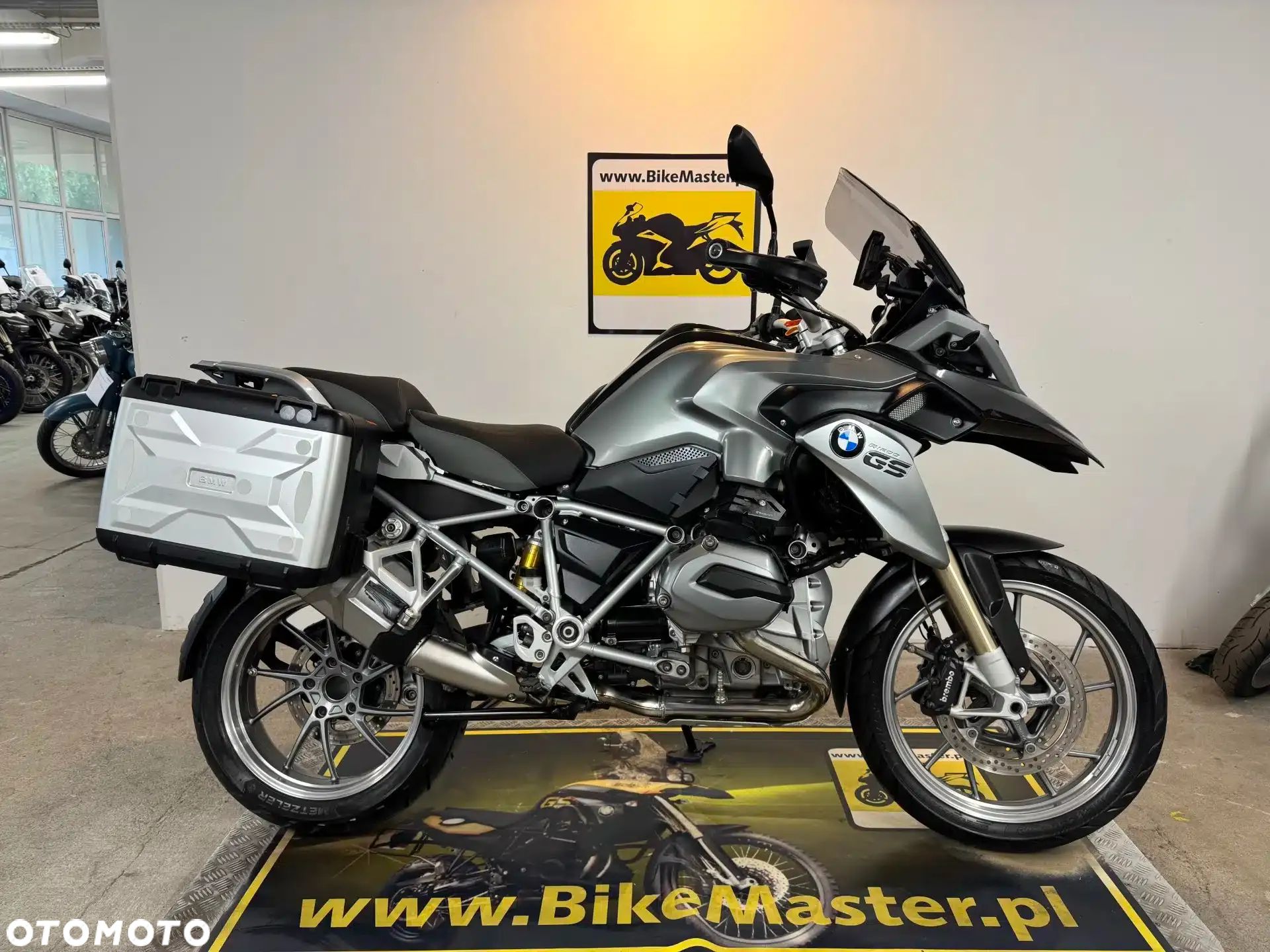 BMW R - 1