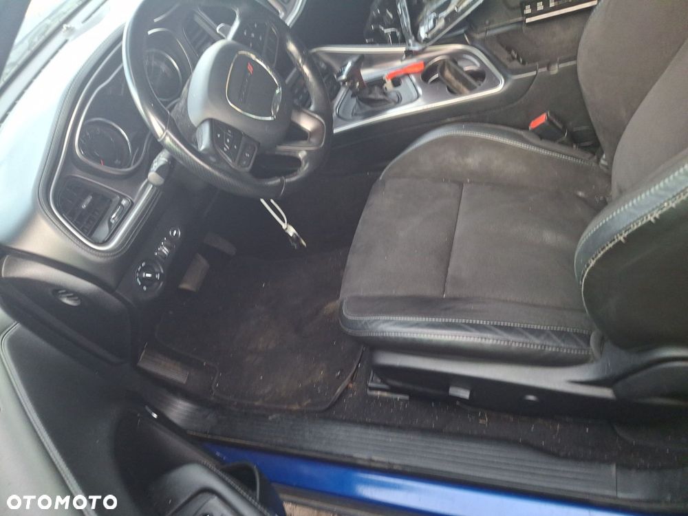 Dodge Challenger - 14