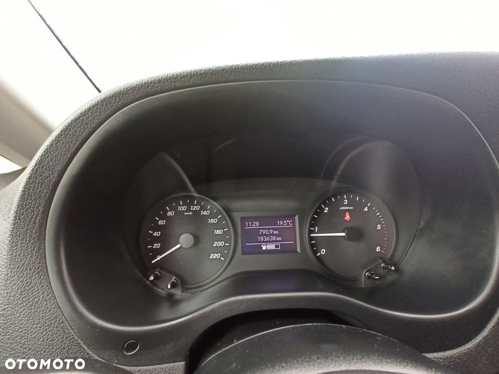 Mercedes-Benz VITO - 11