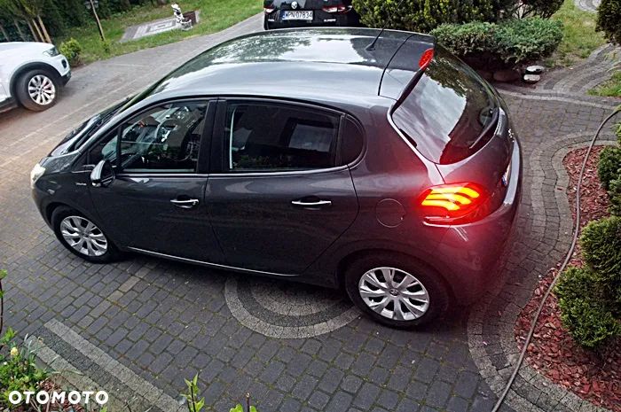 Peugeot 208 1.2 PureTech Allure - 8