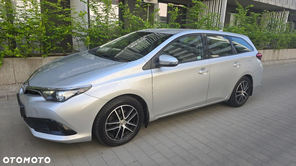 Toyota Auris 1.4 D-4D Active - 11