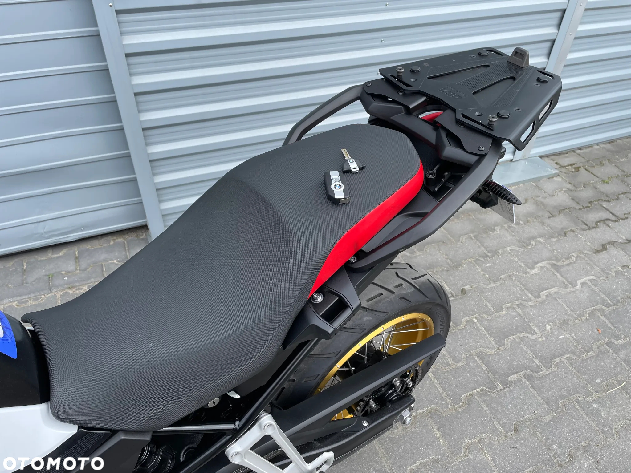 BMW F - 13