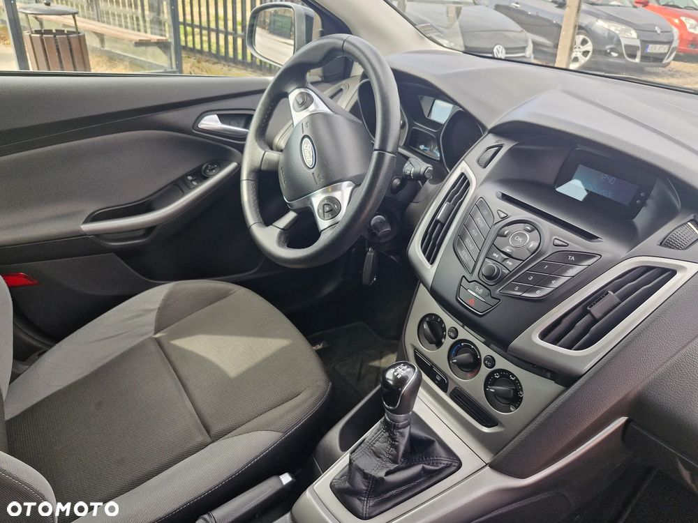 Ford Focus 1.6 Ambiente - 8