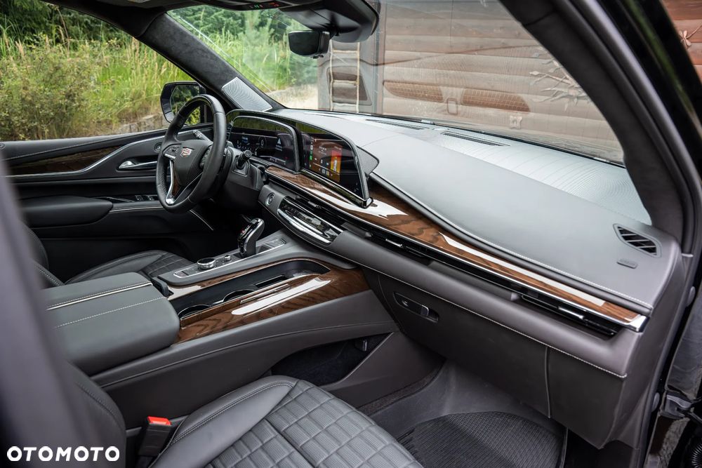 Cadillac Escalade - 27