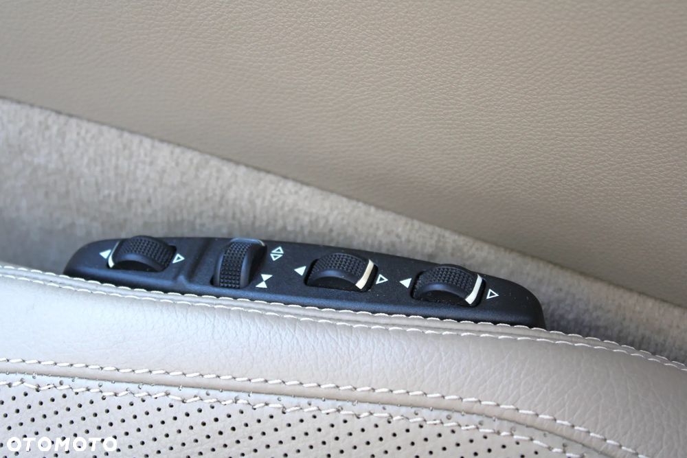 Mercedes-Benz Klasa E 350 Coupe 7G-TRONIC - 22